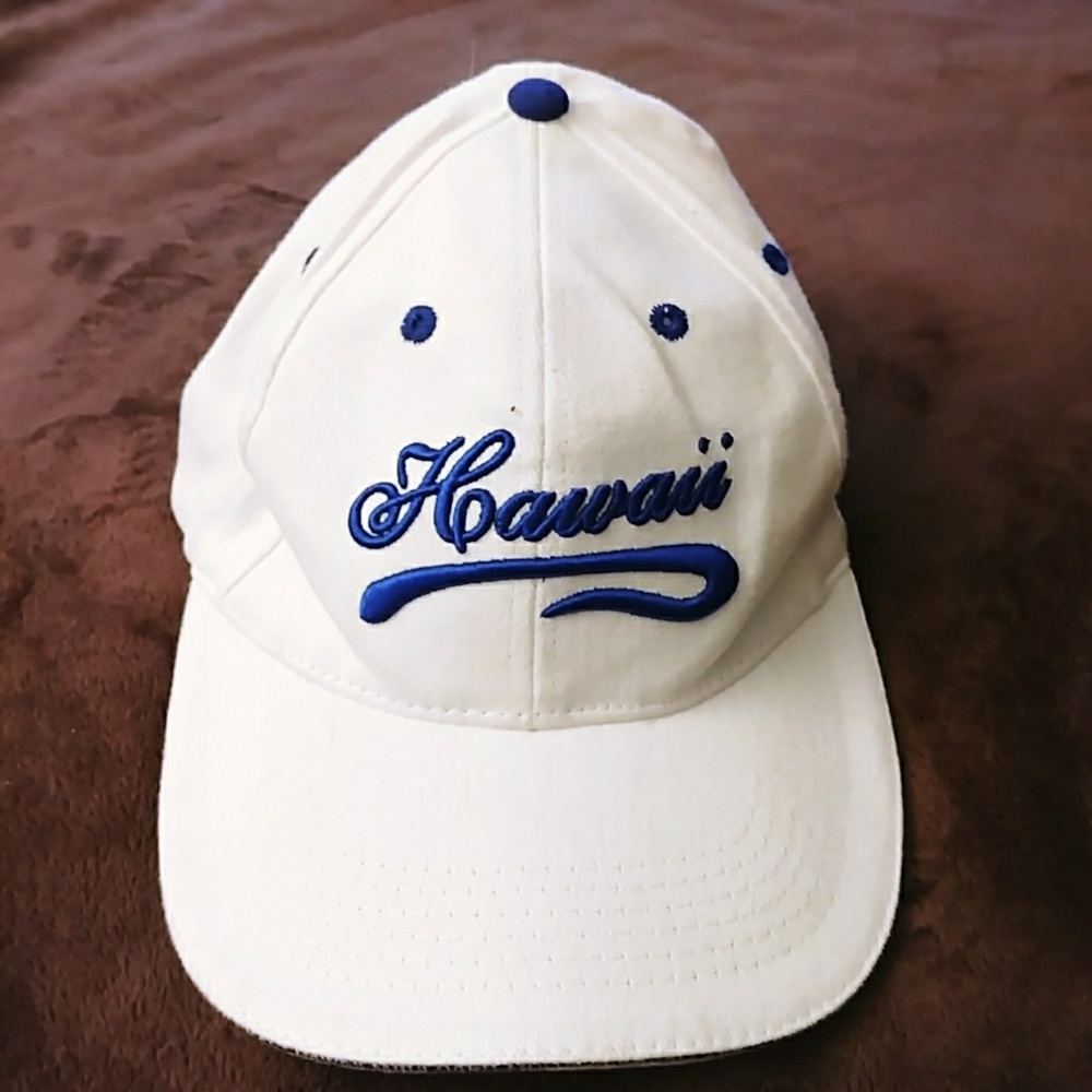 White Hawaii logo baseball cap